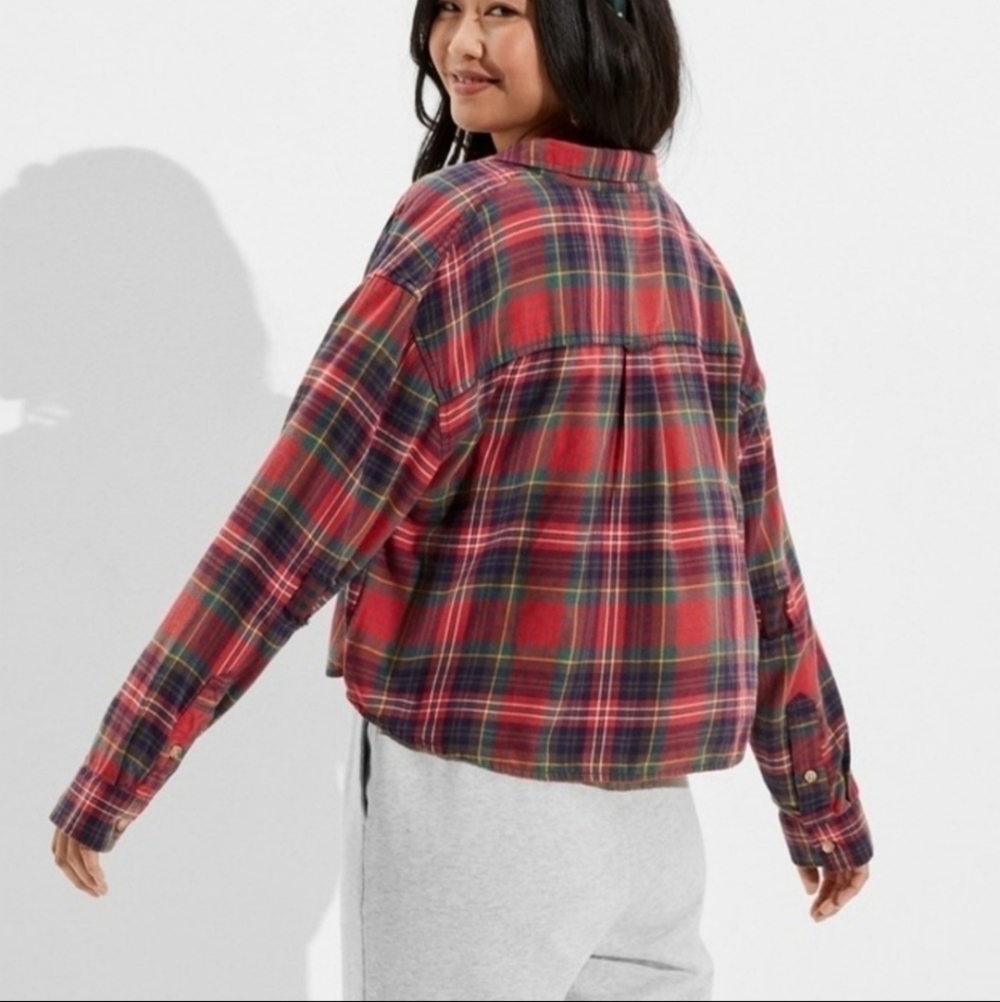 American Eagle AEO Cozy Cabin Cropped Patched Flannel Shirt Red Women's Small S - Picture 2 of 14
